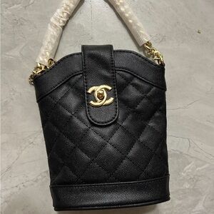 Chanel Cosmetic VIP Gift Quilted Bucket Bag - Black & Gold